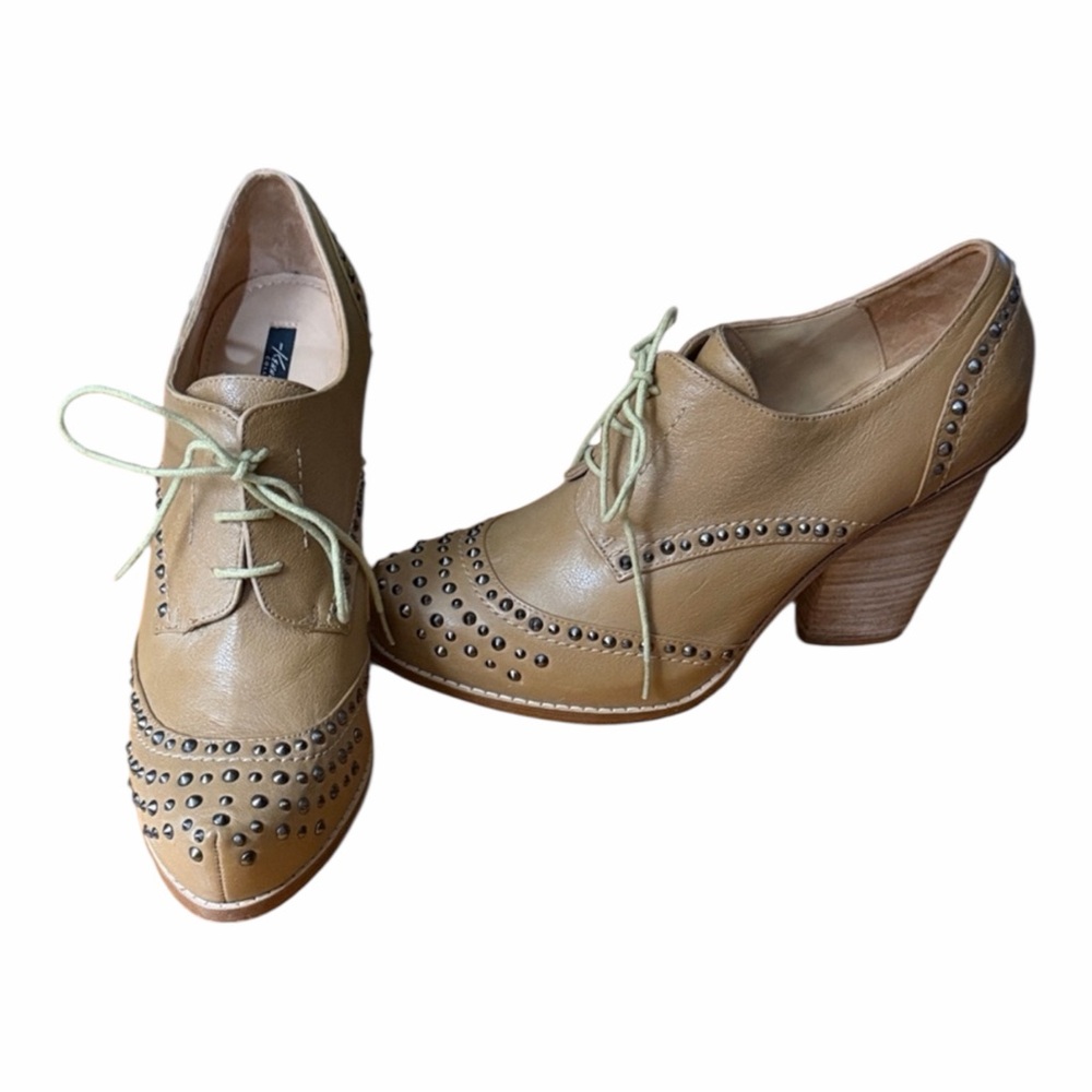 Kenneth Cole Tan Studded Lace-Up Chunky Heel Oxfords